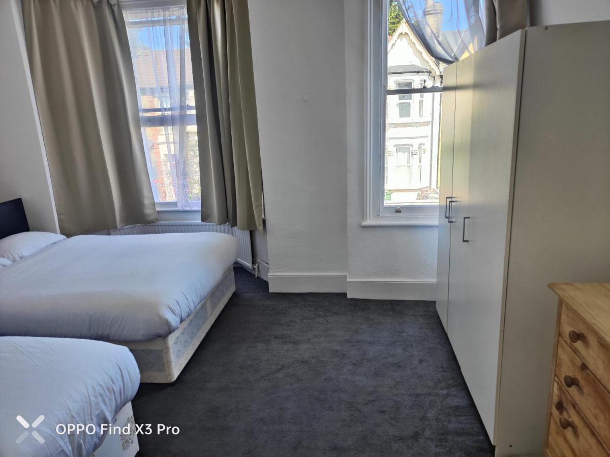 East London 2 Bedroom Apartment Εξωτερικό φωτογραφία